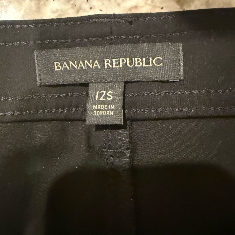 *GENTLY WORN* Womens Banana Republic Size 12S Tapered Cargo Pant - Picture 4 of 9